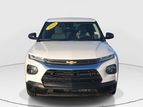 Used 2022 Chevrolet TrailBlazer LS image 2