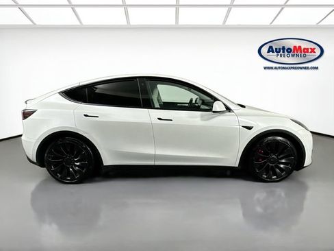 Used 2022 Tesla Model Y Performance image 10