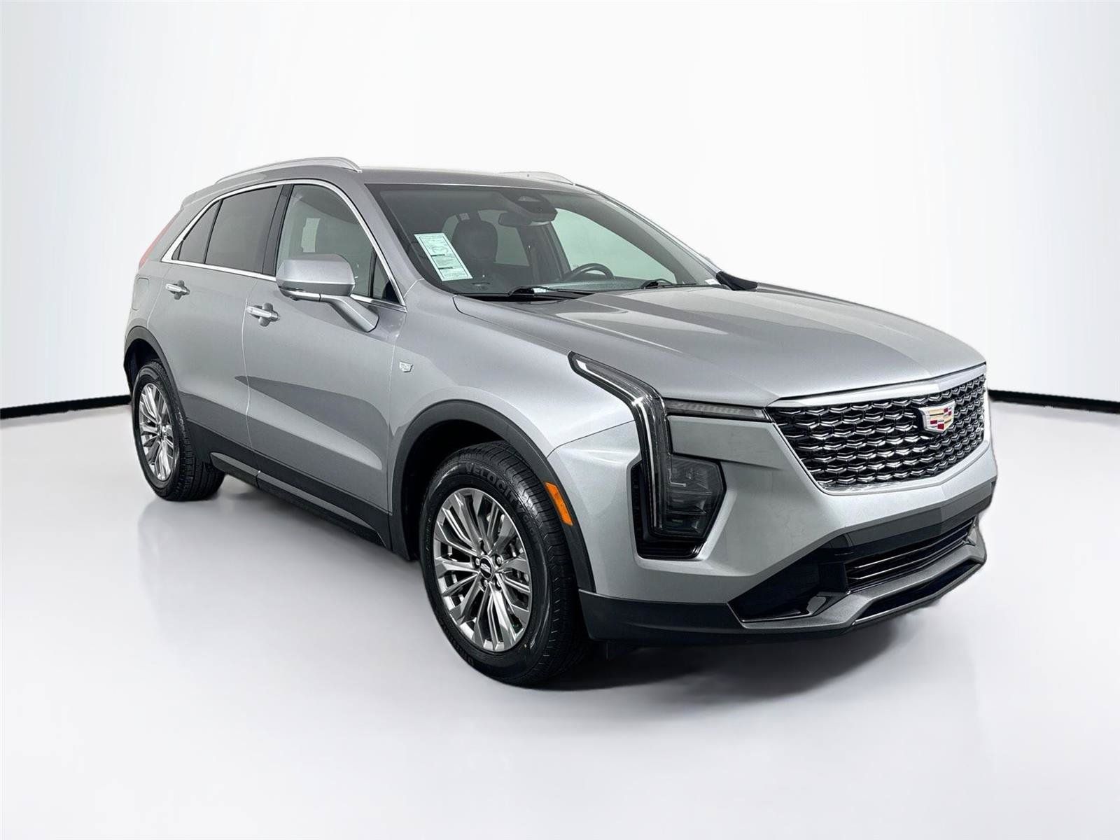 Used 2025 Cadillac XT4 Premium Luxury FWD image 9