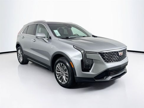 Used 2025 Cadillac XT4 Premium Luxury FWD image 9