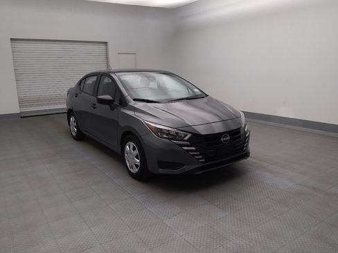 Used 2025 Nissan Versa S w/ Trunk Package image 13