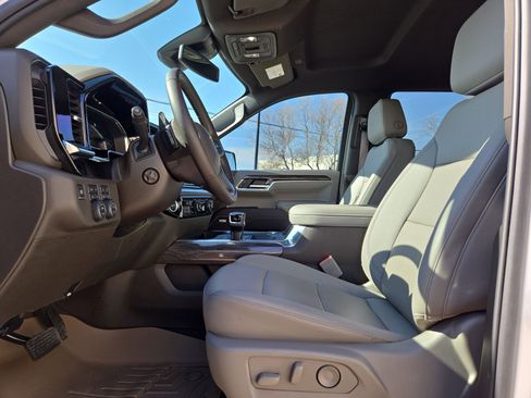 Used 2024 Chevrolet Silverado 1500 LTZ w/ LTZ Convenience Package II image 16