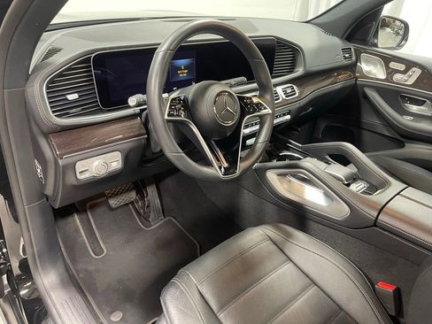 Used 2024 Mercedes-Benz GLS 450 4MATIC image 21