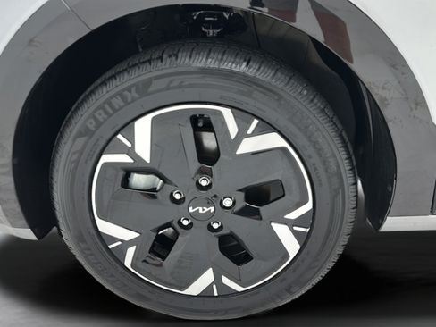 Used 2024 Kia Niro Wind FWD image 9