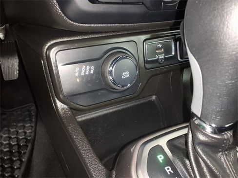 Certified 2022 Jeep Renegade Limited image 23