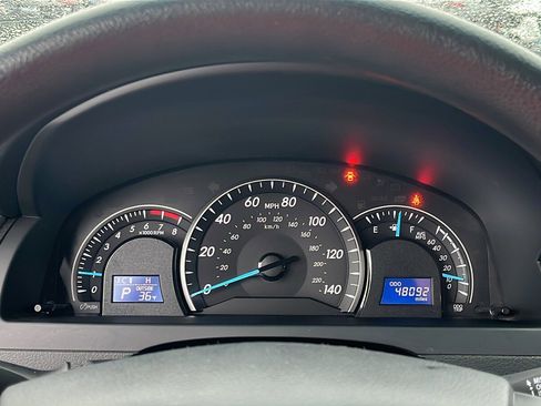 Used 2014 Toyota Camry LE image 13