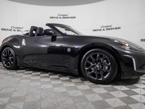 Used 2018 Nissan 370Z Touring image 4