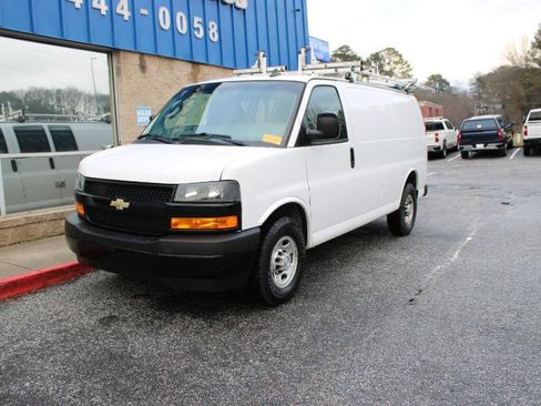 Used 2020 Chevrolet Express 2500 RWD 2500 135 w/ Driver Convenience Package image 3