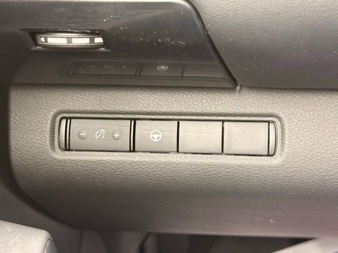 Certified 2023 Nissan Pathfinder SV AWD/4WD image 32
