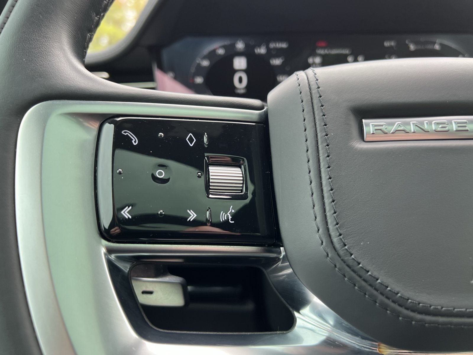 Used 2023 Land Rover Range Rover SE AWD/4WD image 18