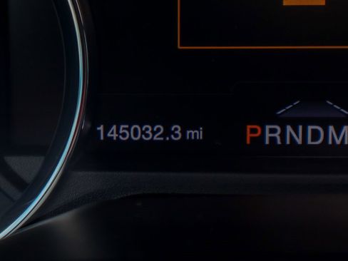 Used 2016 Ford F150 Platinum w/ Equipment Group 701A Luxury image 24