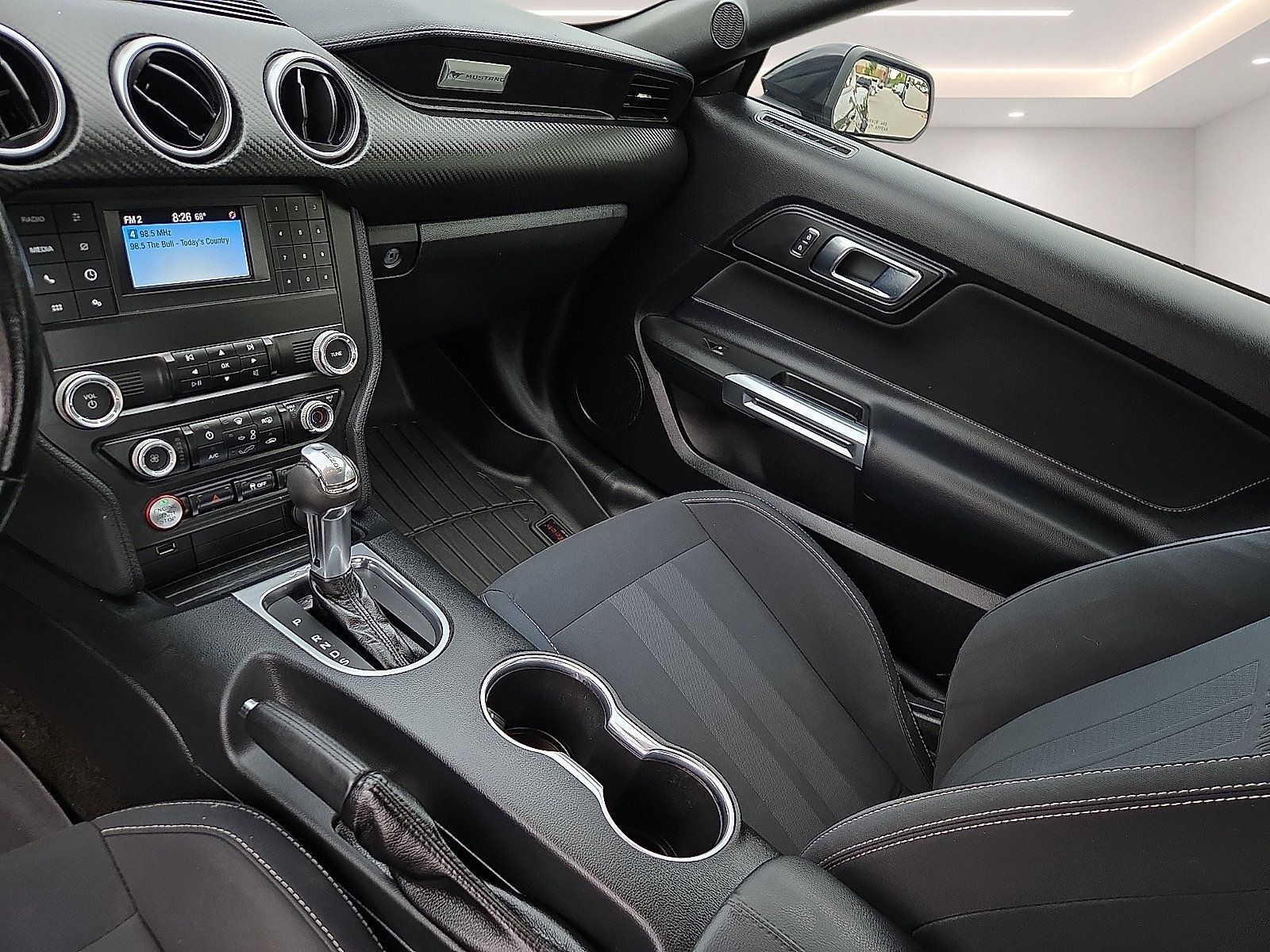 Used 2019 Ford Mustang Coupe RWD image 12