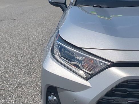 Used 2019 Toyota RAV4 Limited image 9