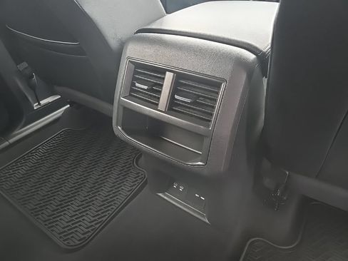 Used 2022 Volkswagen Atlas Cross Sport SE AWD/4WD image 82