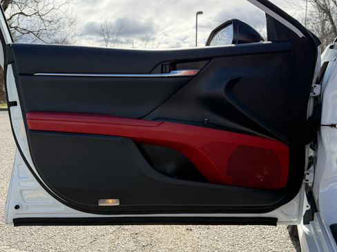 Used 2020 Toyota Camry XSE image 19