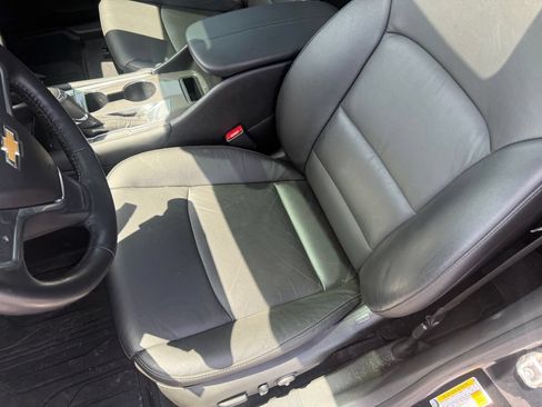 Used 2019 Chevrolet Malibu LT w/ Leather Package FWD image 15
