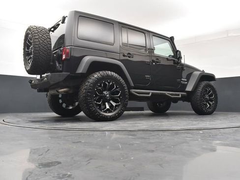 Used 2018 Jeep Wrangler Unlimited Sport S image 24