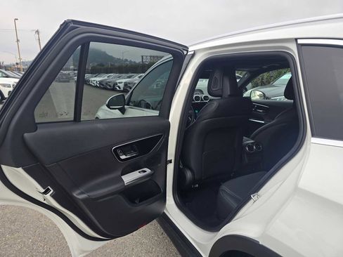 Used 2025 Mercedes-Benz GLC 300 GLC 300 image 17