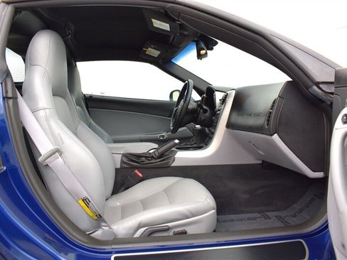Used 2005 Chevrolet Corvette Coupe w/ Preferred Equipment Group RWD image 27