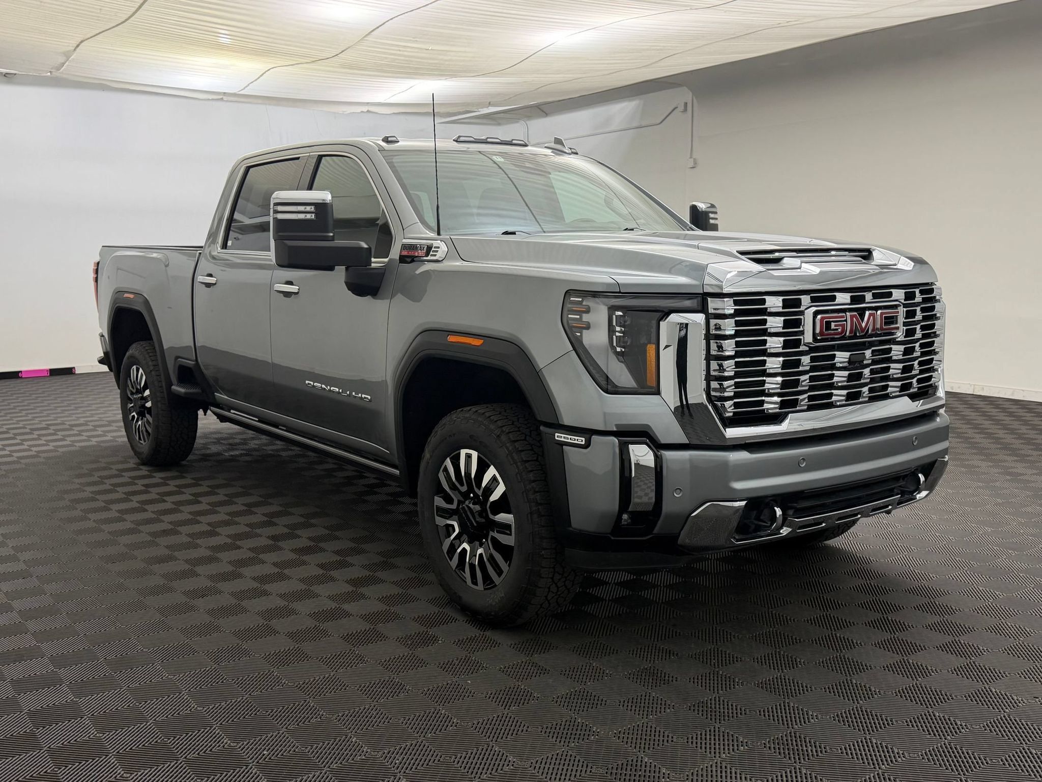Used 2024 GMC Sierra 2500 Denali w/ Denali Reserve Package AWD/4WD image 7