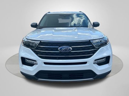 Used 2023 Ford Explorer XLT w/ Equipment Group 202A RWD image 2