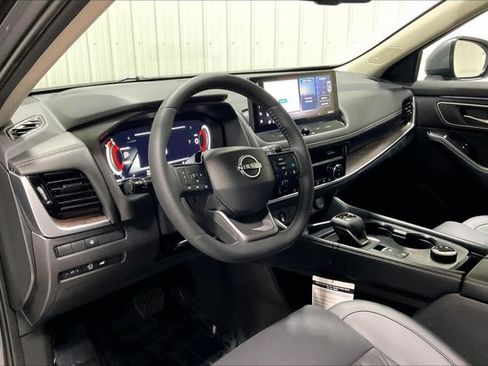 Used 2026 Nissan Rogue Platinum AWD/4WD image 14