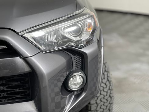 Used 2020 Toyota 4Runner SR5 Premium AWD/4WD image 7