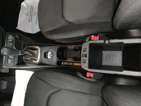 Used 2023 Jeep Renegade Latitude image 16