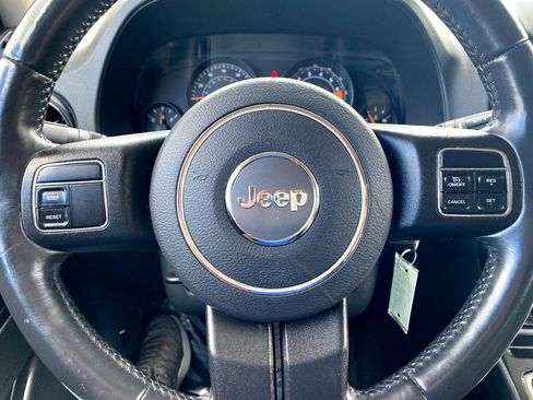 Used 2016 Jeep Patriot High Altitude image 17