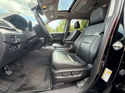Used 2019 Honda Pilot Touring image 12