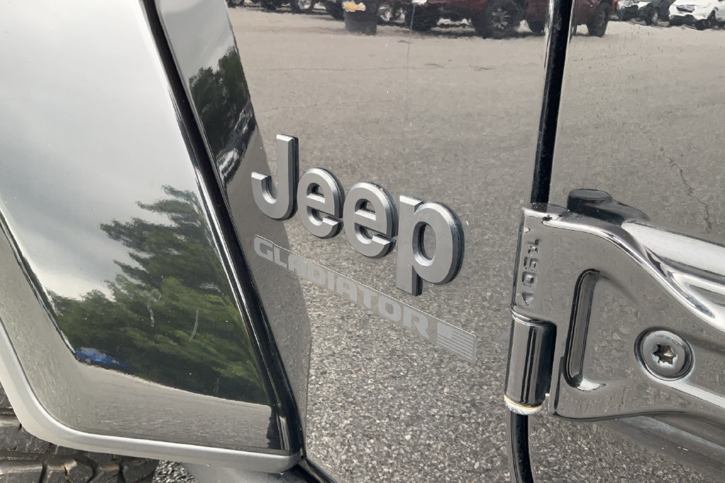 Used 2023 Jeep Gladiator Sport AWD/4WD image 29