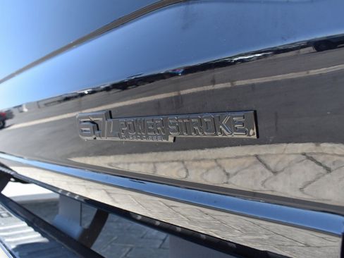 Used 2025 Ford F450 Lariat w/ FX4 Off-Road Package image 8