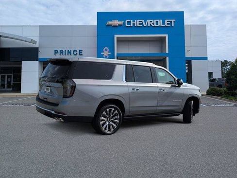 New 2026 Chevrolet Suburban High Country RWD image 6