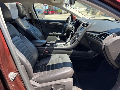 Used 2015 Ford Fusion SE w/ Equipment Group 202A FWD image 15