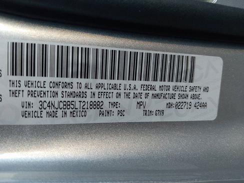Used 2020 Jeep Compass Latitude FWD image 33