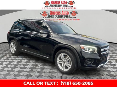 Used 2021 Mercedes-Benz GLB 250 4MATIC w/ Premium Package image 9