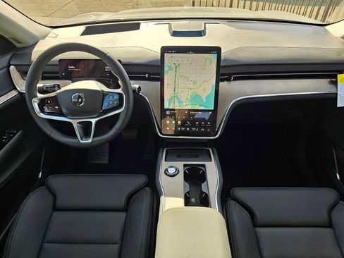 New 2025 Volvo EX90 Plus image 23