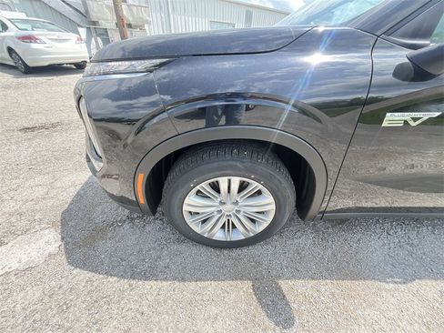 New 2025 Mitsubishi Outlander ES image 10