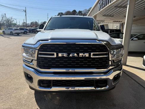 Used 2024 RAM 2500 Big Horn AWD/4WD image 2