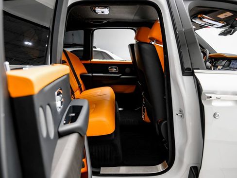Used 2022 Rolls-Royce Cullinan AWD/4WD image 52