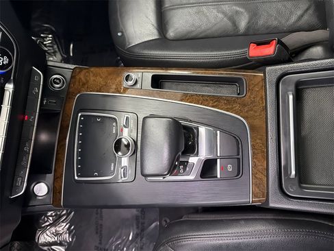 Used 2018 Audi Q5 2.0T Premium Plus w/ Premium Plus Package image 32