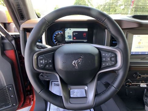 Used 2023 Ford Bronco Outer Banks image 14