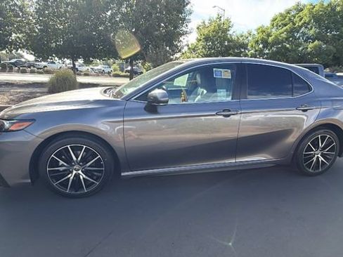 Used 2023 Toyota Camry SE w/ Cold Weather Package AWD/4WD image 7