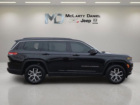 Used 2025 Jeep Grand Cherokee L Limited image 6