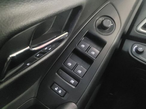 Used 2020 Chevrolet Trax LS w/ Tint and Cruise Package FWD image 27