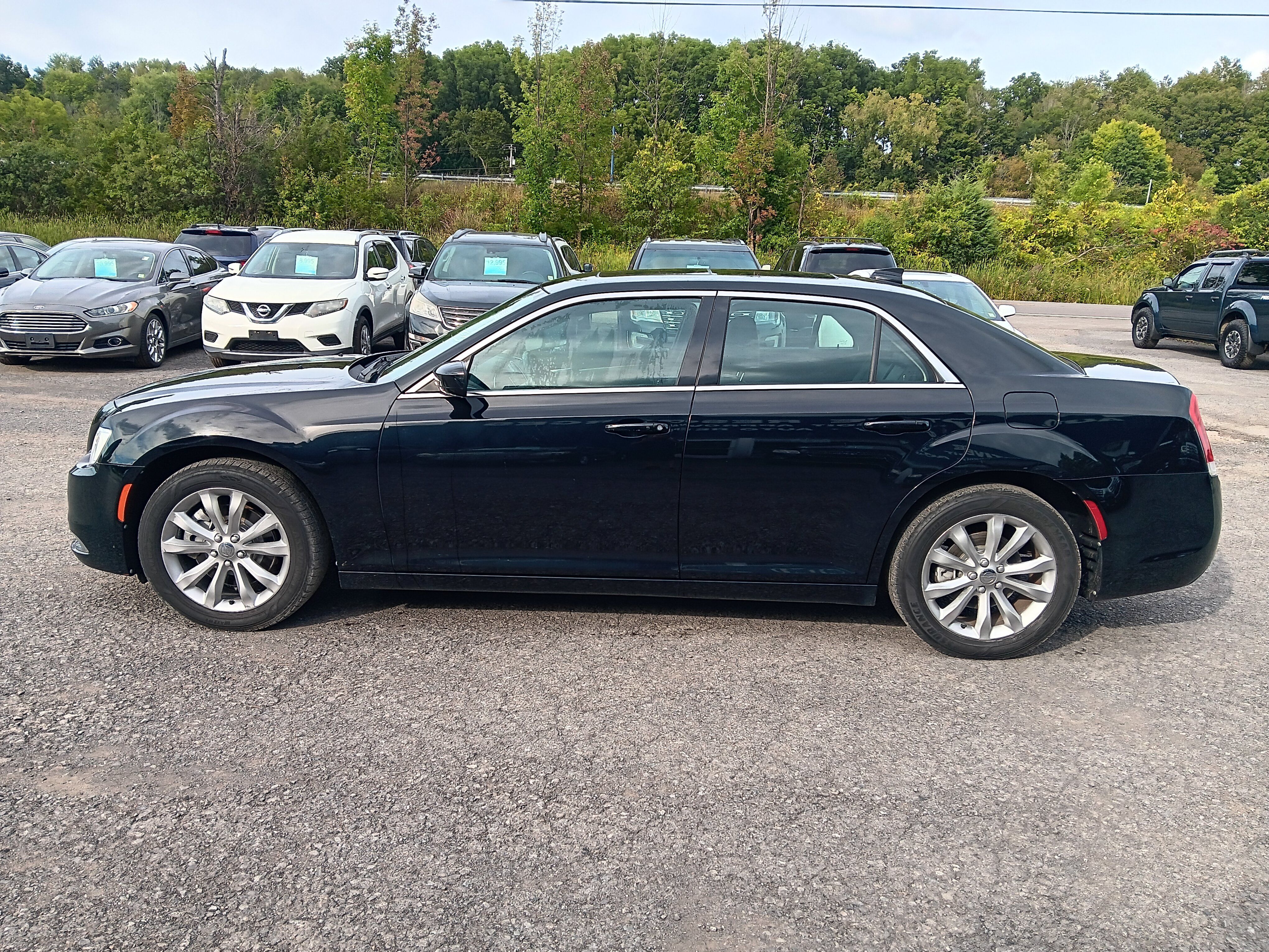 Used 2016 Chrysler 300 Limited w/ Driver Convenience Group AWD/4WD image 2