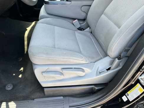 Used 2018 Chevrolet Silverado 1500 Custom w/ Custom Value Package RWD image 20