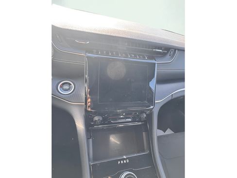 Used 2023 Jeep Grand Cherokee Altitude AWD/4WD image 11