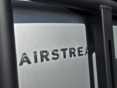 Used 2021 Mercedes-Benz Sprinter 144 Cargo image 11