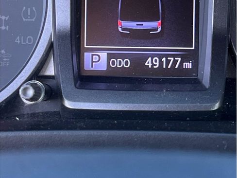 Used 2020 Toyota Tacoma TRD Sport image 17